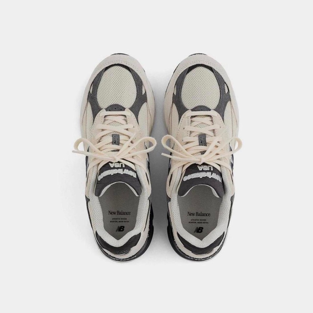 New Balance 990v3 Moonbeam